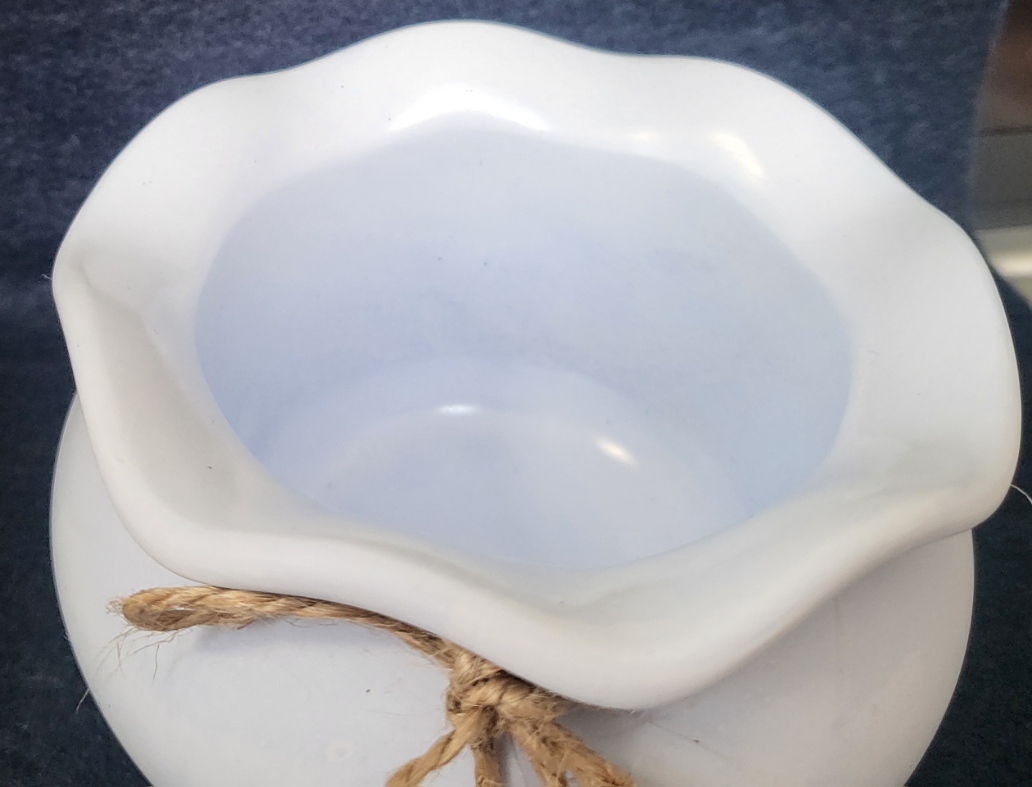 Wave effect plant pot