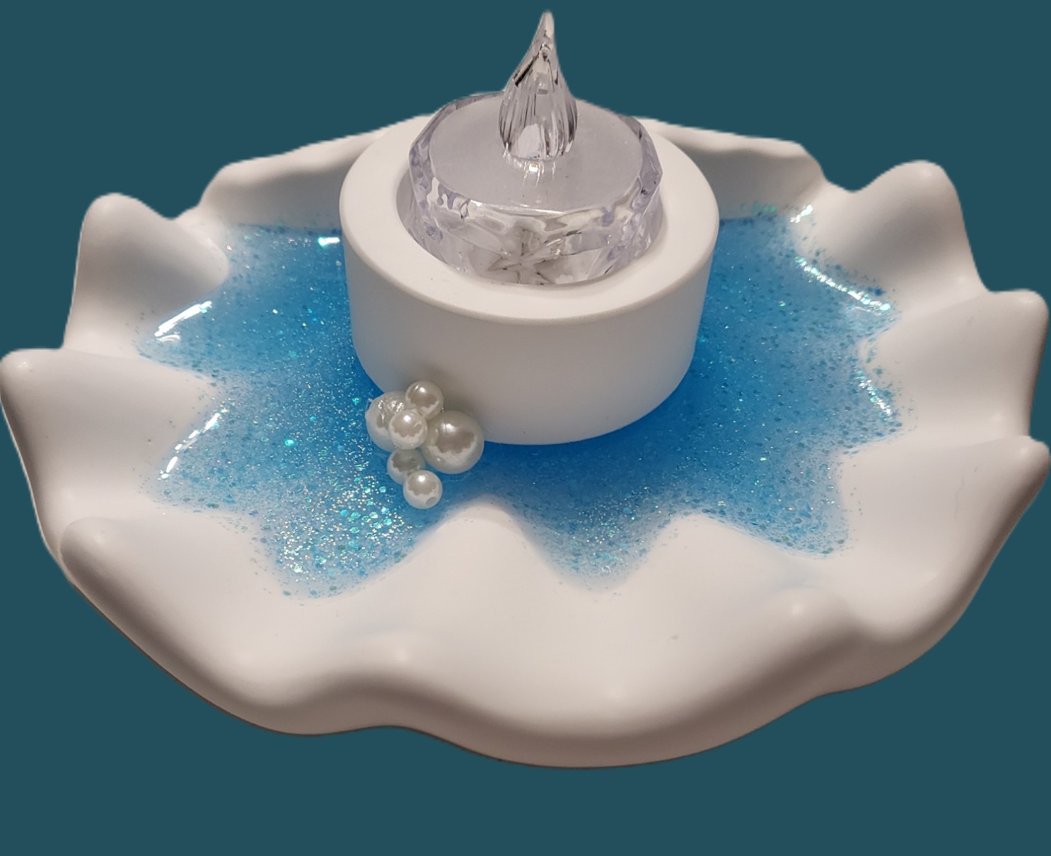 Shell shaped tealight holder